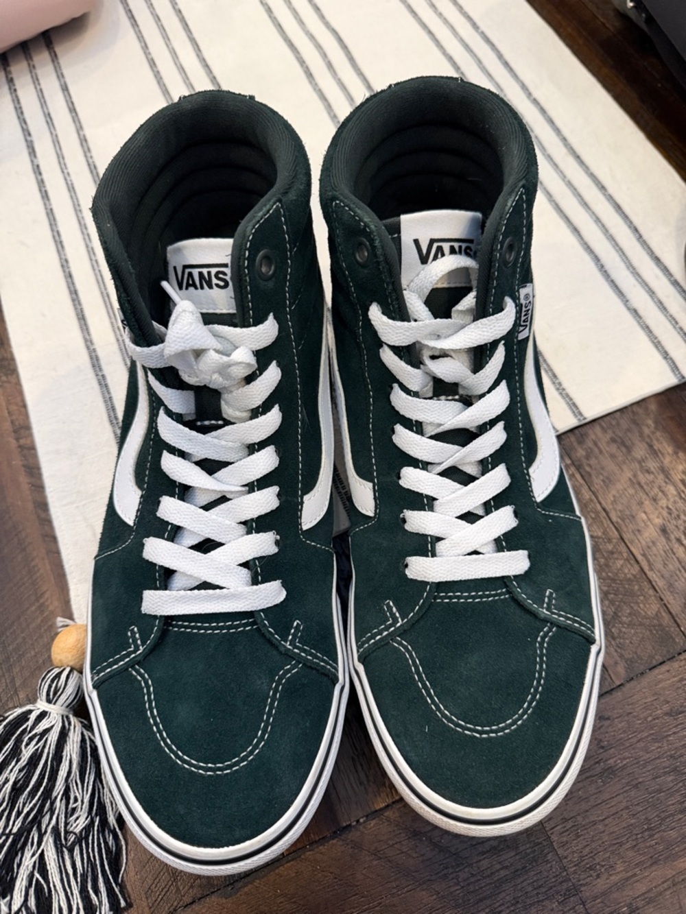 Vans SK8-hi Dark Green High-Top Sneakers with White Stripe suede